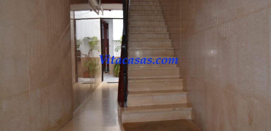 VENTA – PISO CON 5 HAB EN LAVAPIES – MADRID