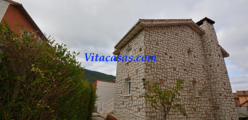 VENTA DE CHALET INDEPENDIENTE. EL TIEMBLO. AVILA