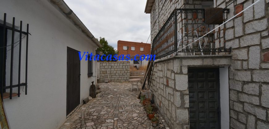 VENTA DE CHALET INDEPENDIENTE. EL TIEMBLO. AVILA