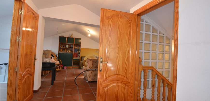 VENTA DE CHALET INDEPENDIENTE. EL TIEMBLO. AVILA