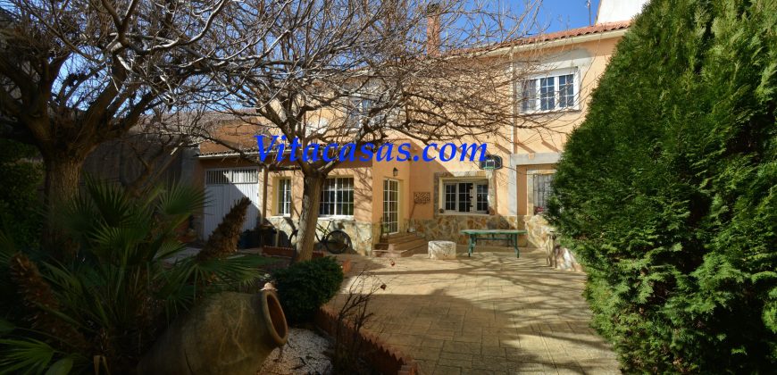 GRAN CHALET ADOSADO – SAN MARTIN DE LA VEGA – MADRID