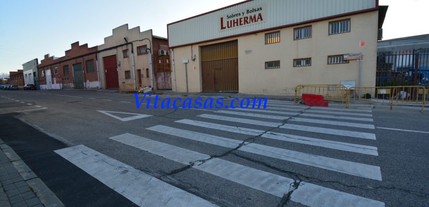 Oportunidad empresarial: empresa consolidada + nave muy visible con accesos M-50/A-42/M-506