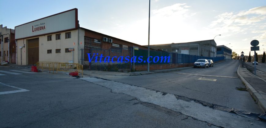 Oportunidad empresarial: empresa consolidada + nave muy visible con accesos M-50/A-42/M-506