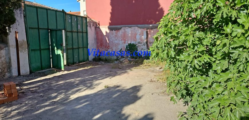 Chalet con 518 m2 de parcela y 311 m2 construidos
