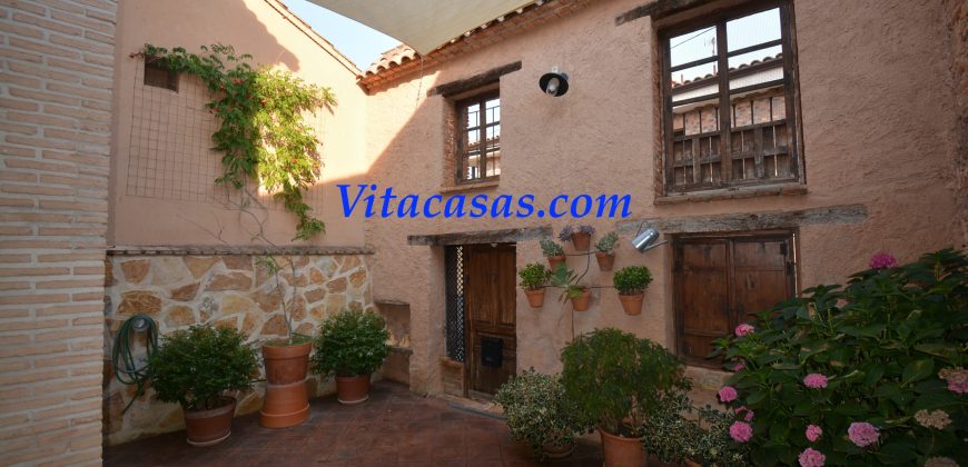 LA CASONA DE ROBLEDILLO