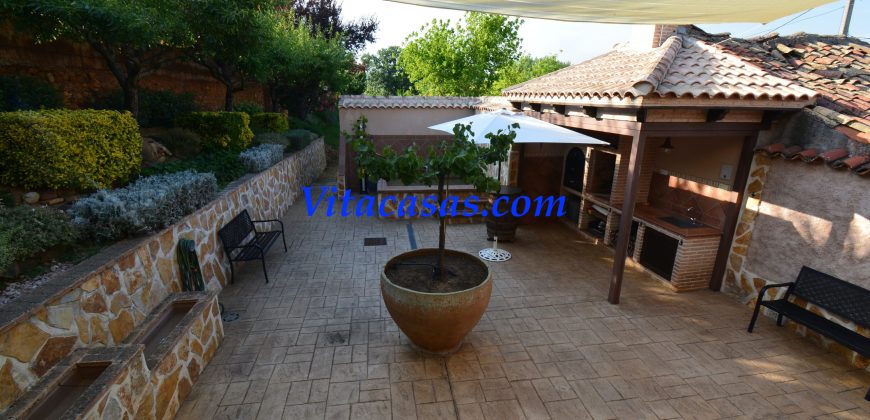 LA CASONA DE ROBLEDILLO