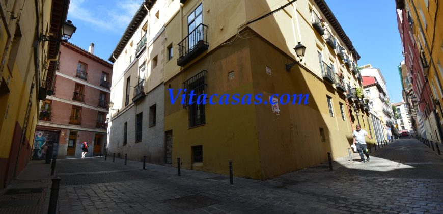 Venta de piso en Tirso De Molina. Madrid