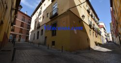 Venta de piso en Tirso De Molina. Madrid