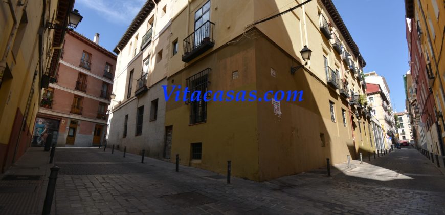 Venta de piso en Tirso De Molina. Madrid