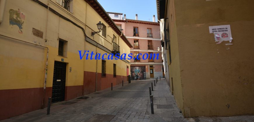Venta de piso en Tirso De Molina. Madrid