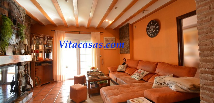 Comodo Chalet Adosado Con Piscina en San Martín De la Vega