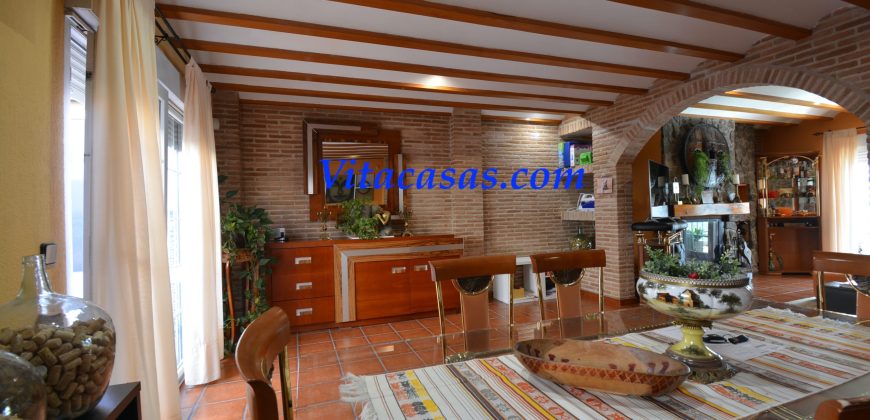 Comodo Chalet Adosado Con Piscina en San Martín De la Vega