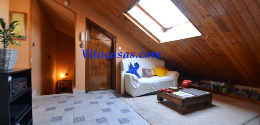 Comodo Chalet Adosado Con Piscina en San Martín De la Vega