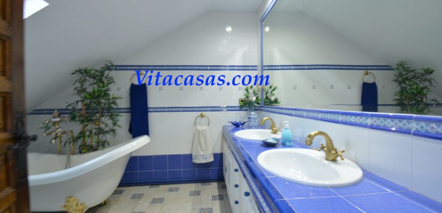 Comodo Chalet Adosado Con Piscina en San Martín De la Vega