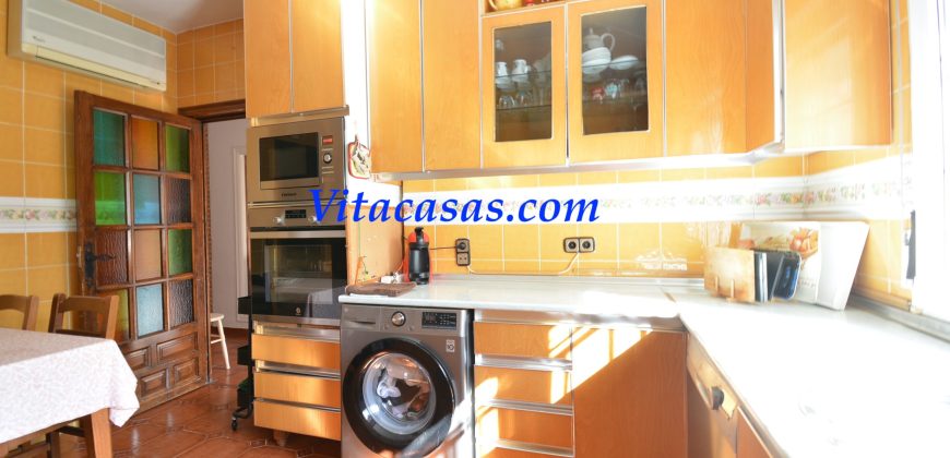 Comodo Chalet Adosado Con Piscina en San Martín De la Vega