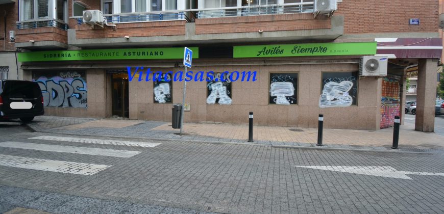 Restaurante en alquiler en zona Ventas / Manuel Becerra con salida de humos
