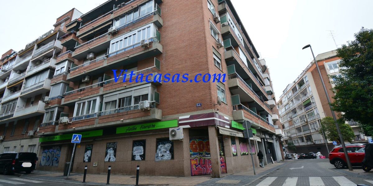 Restaurante en alquiler en zona Ventas / Manuel Becerra con salida de humos