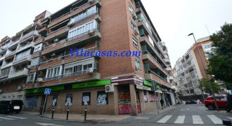 Restaurante en alquiler en zona Ventas / Manuel Becerra con salida de humos