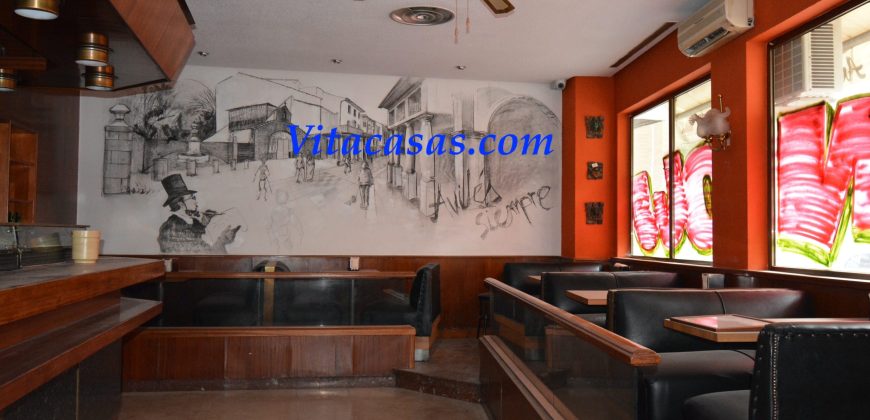 Restaurante en alquiler en zona Ventas / Manuel Becerra con salida de humos