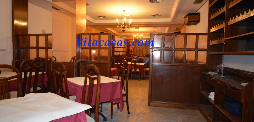 Restaurante en alquiler en zona Ventas / Manuel Becerra con salida de humos