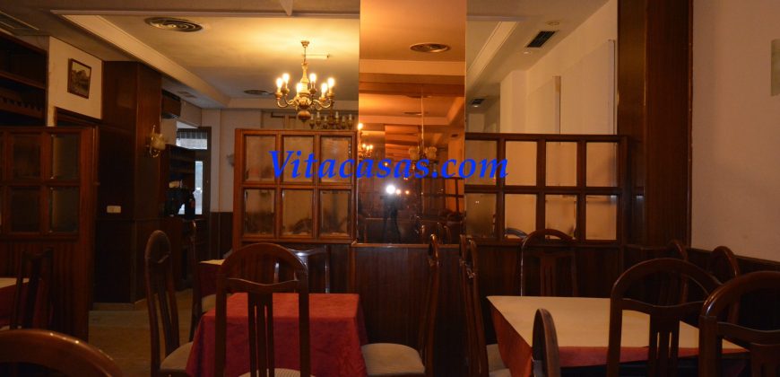 Restaurante en alquiler en zona Ventas / Manuel Becerra con salida de humos