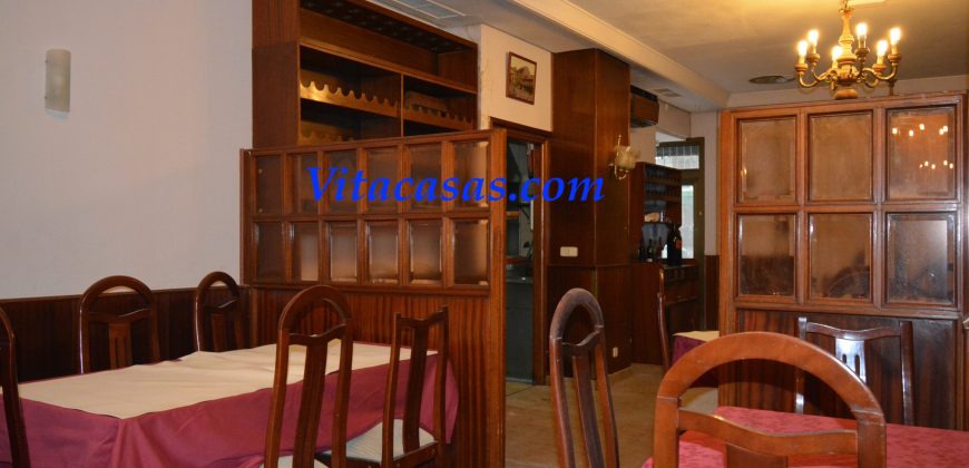 Restaurante en alquiler en zona Ventas / Manuel Becerra con salida de humos