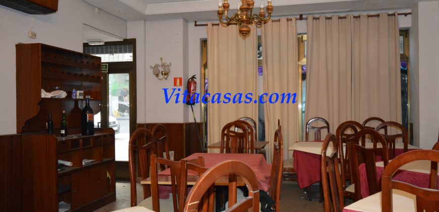 Restaurante en alquiler en zona Ventas / Manuel Becerra con salida de humos