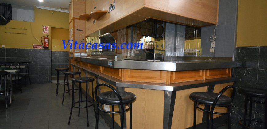 BAR EN VENTA CON LICENCIA Y TERRAZA EN VICÁLVARO. MADRID